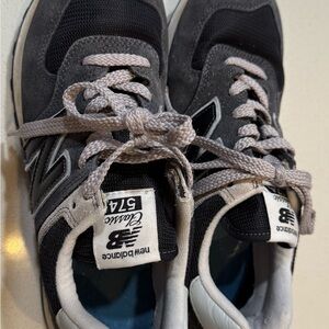 New Balance 574 Classic Black and Gray Athletic Shoes M 7.5 great condition